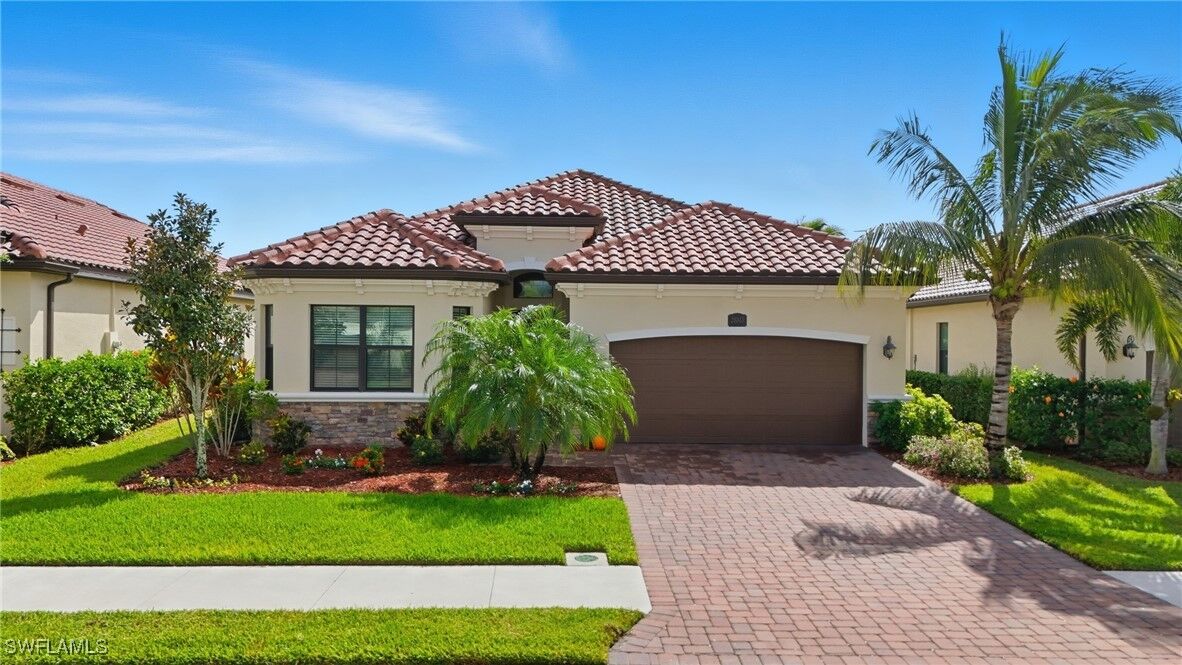 Property Photo: 28043 Foxrock Court FL 34135