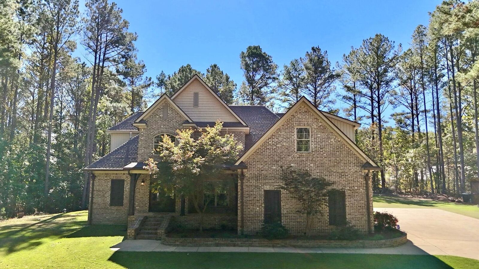 Property Photo:  121 Sturbridge Cove  MS 38857 