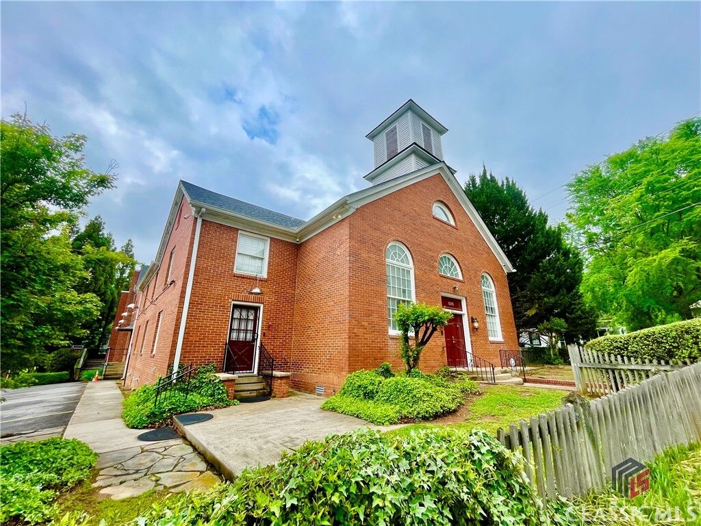 Property Photo:  1295 E Broad Street C1  GA 30601 
