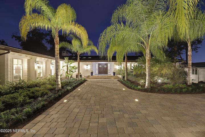 Property Photo: 4232 Ortega Forest Drive FL 32210