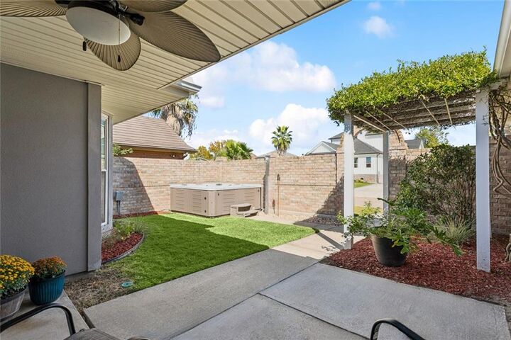 Property Photo:  100 Southern Star Place  LA 70458 