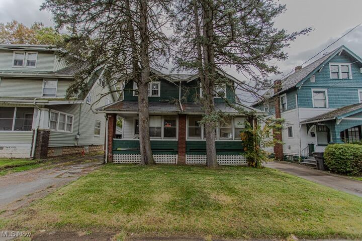 597 W Warren Avenue  Youngstown OH 44511 photo