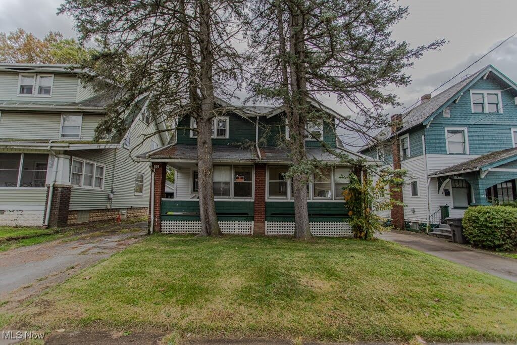 Property Photo:  597 W Warren Avenue  OH 44511