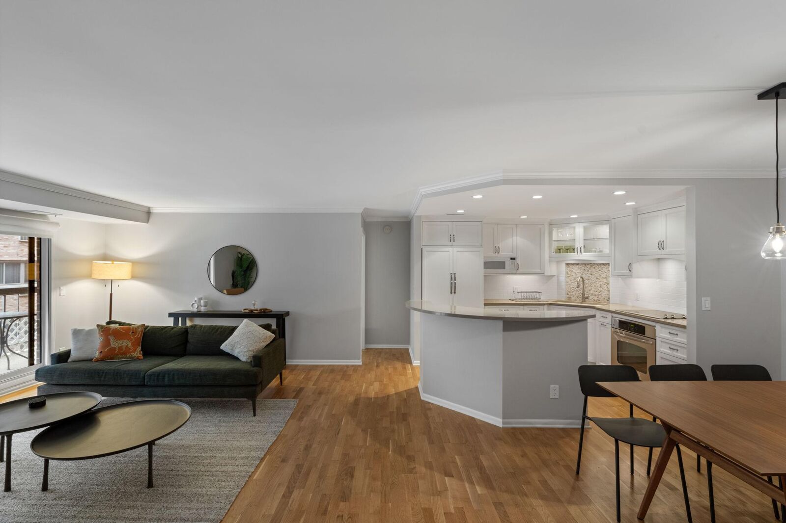 Property Photo:  2885 Knox Avenue S 505  MN 55408 