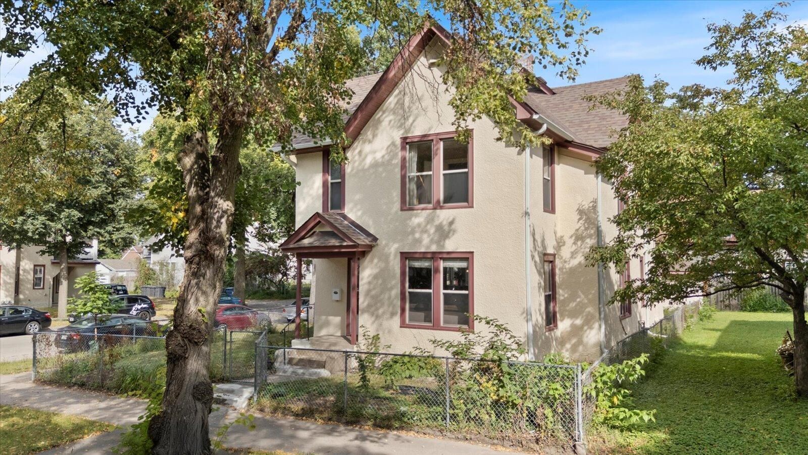 Property Photo:  1001 26th Avenue NE  MN 55418