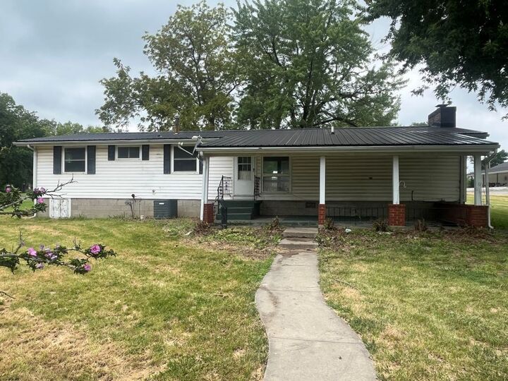 Property Photo:  420 S 8th Street  MO 64625 