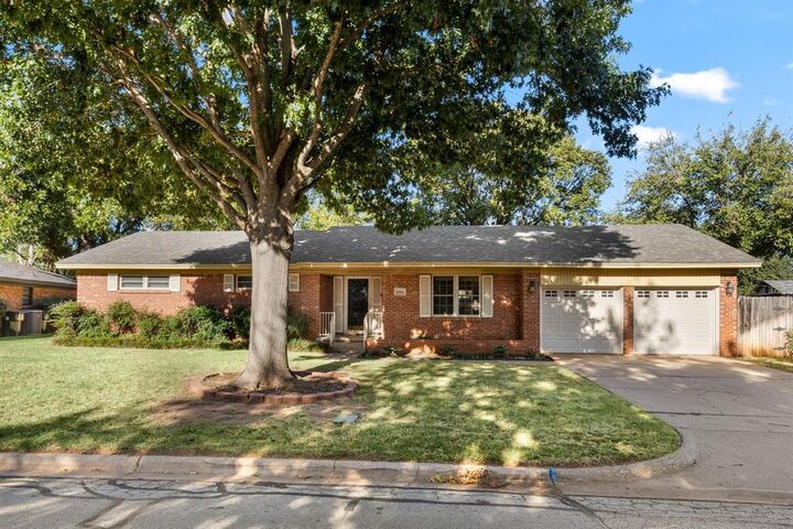 4906 Greenbriar Road  Wichita Falls TX 76302 photo