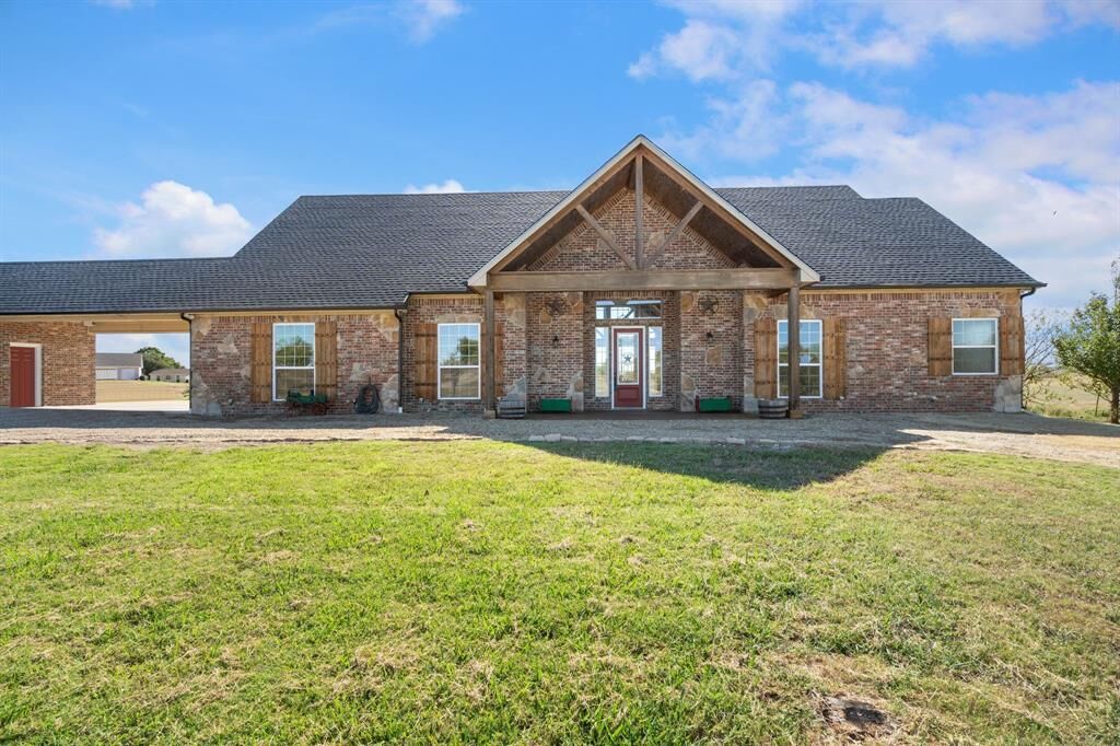 Property Photo:  1943 Alsdorf Road  TX 75119 