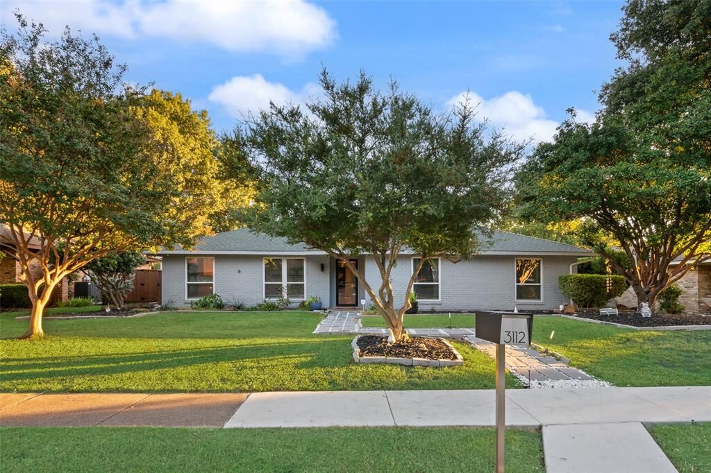 Property Photo:  3112 Canterbury Drive  TX 75075 