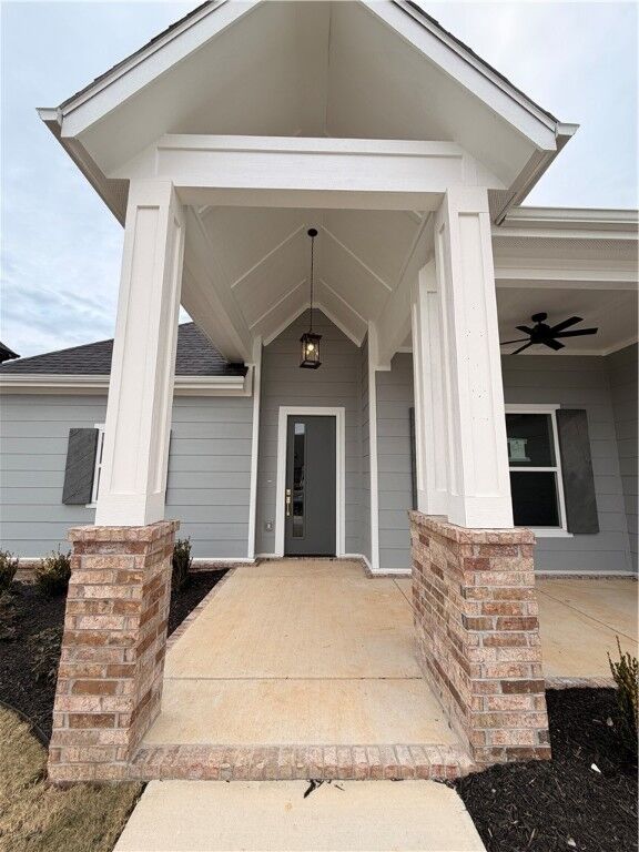 Property Photo: 2726 Amaris Avenue AR 72745