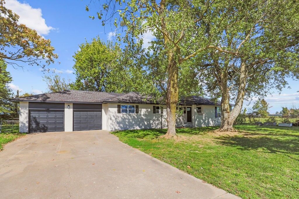 Property Photo: 1206 Nail Avenue AR 72745