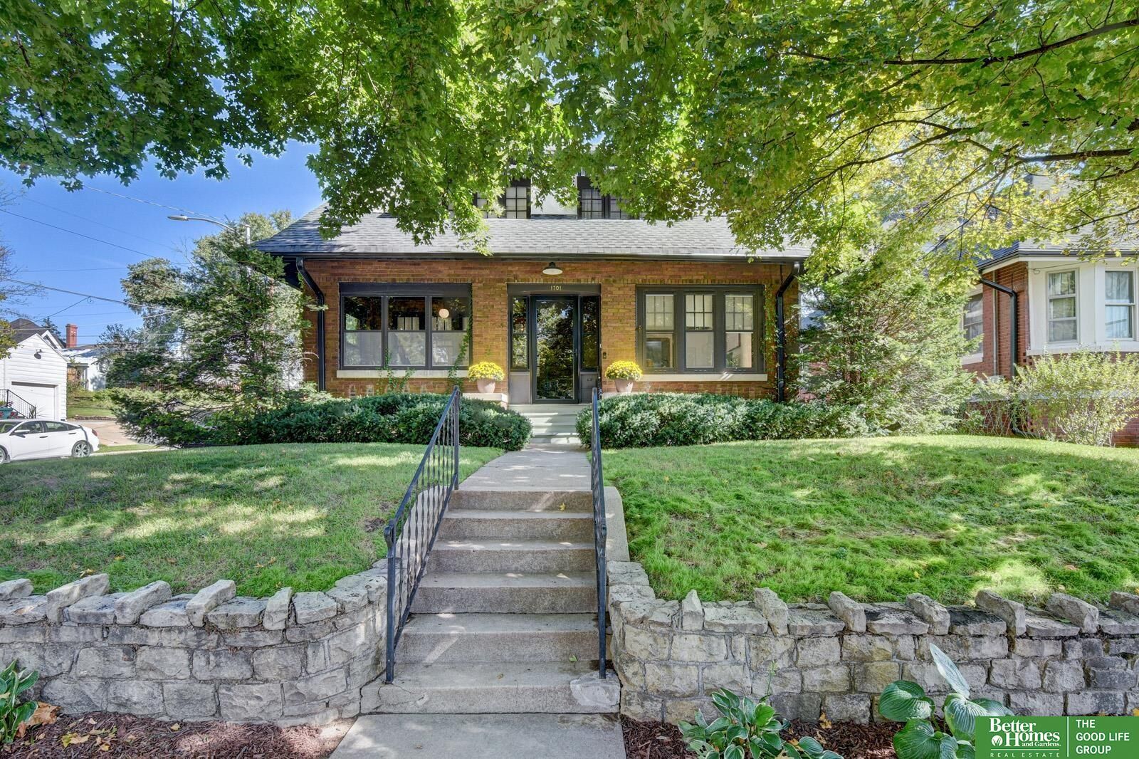 Property Photo:  1701 S 33 Street  NE 68105