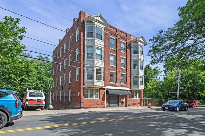 Property Photo:  72 River Street 6  MA 01832 