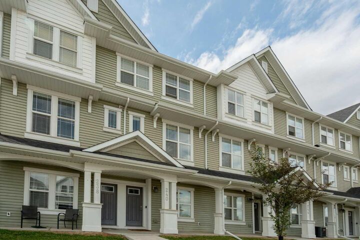 Property Photo:  240 Copperleaf Way SE  AB T2Z 5G2