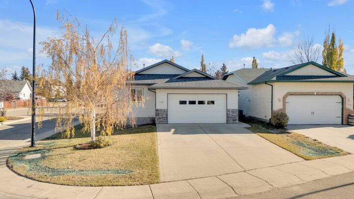 Property Photo:  148 Ammeter Close  AB T4R 2Y4
