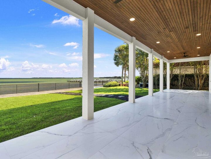 Property Photo:  28 Baybridge Dr  FL 32561