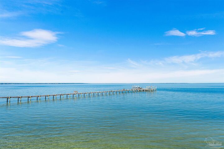 Property Photo:  28 Baybridge Dr  FL 32561 