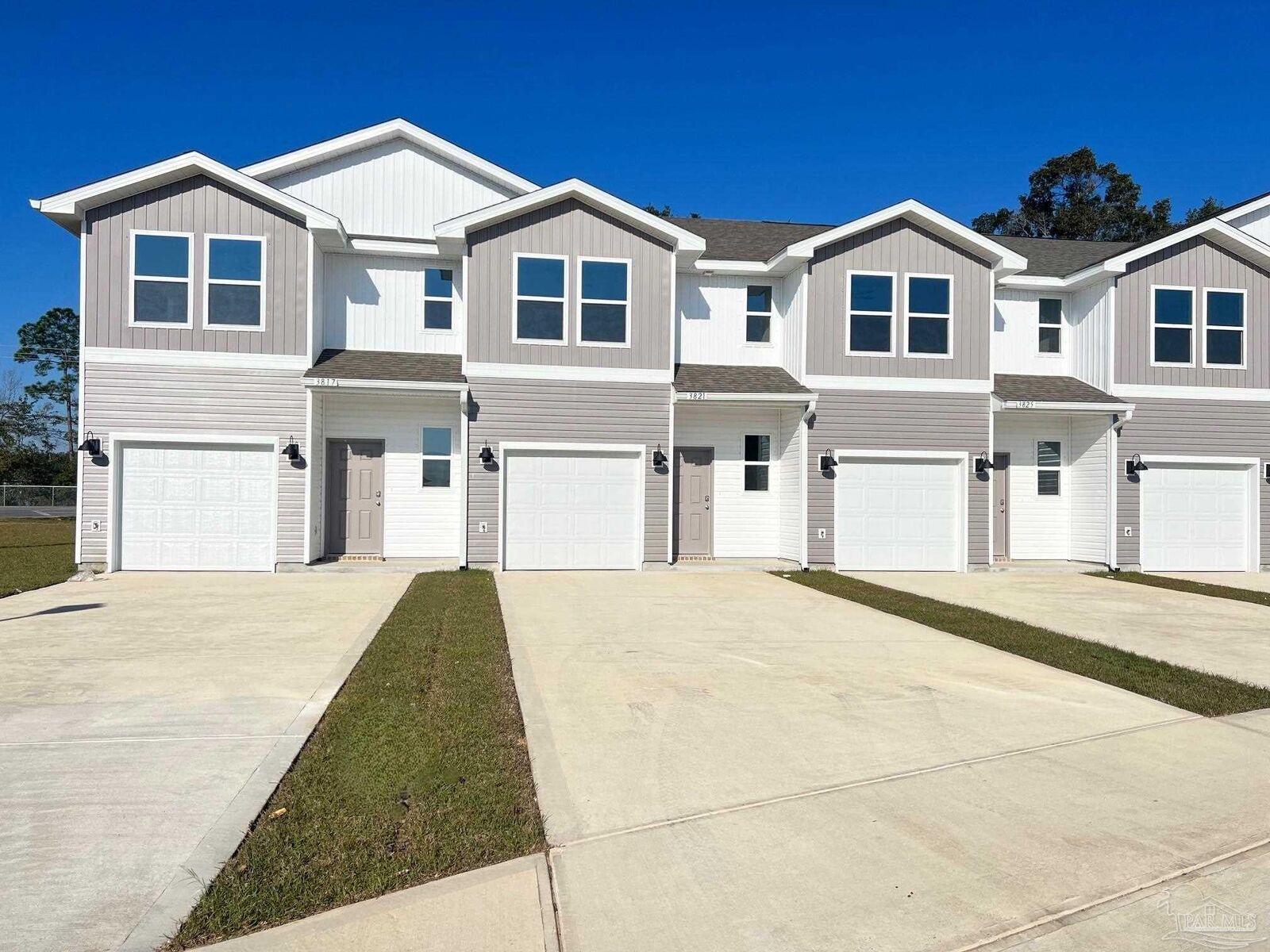 Property Photo: 3996 Pendragon Cir FL 32583