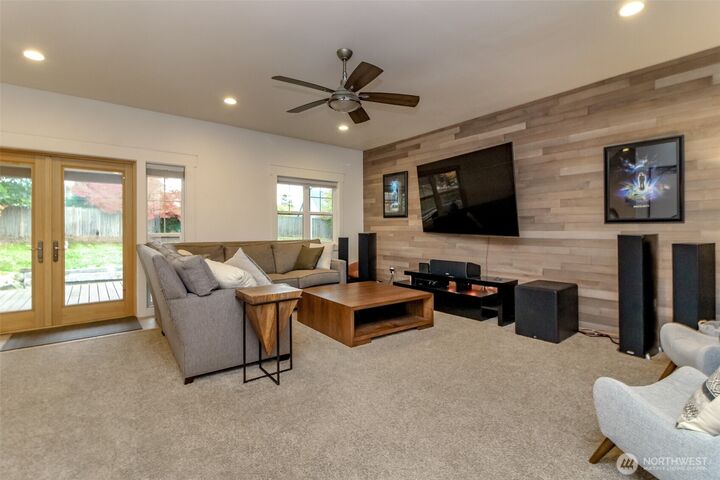 Property Photo:  2910  91st Avenue E  WA 98371