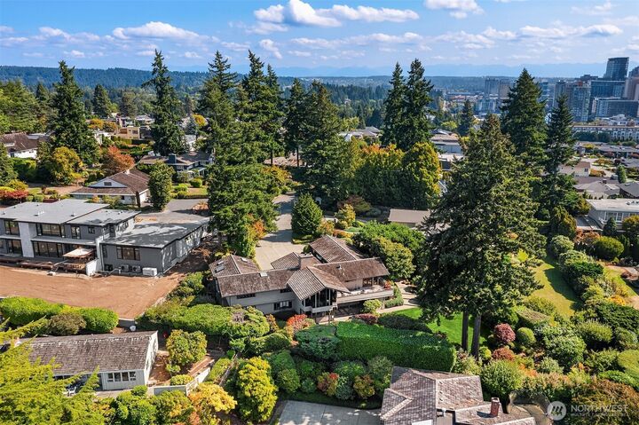 Property Photo:  9501 NE 13th Street  WA 98004 