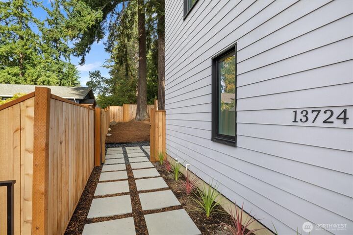 Property Photo: 13726 22nd Avenue NE 3 WA 98125