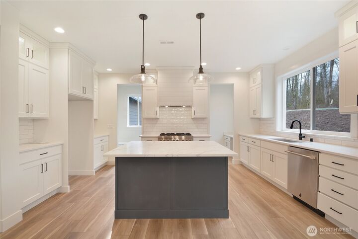 Property Photo:  26927  3rd Avenue NE  WA 98223
