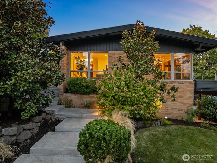 Property Photo:  5560 S Holly Street  WA 98118