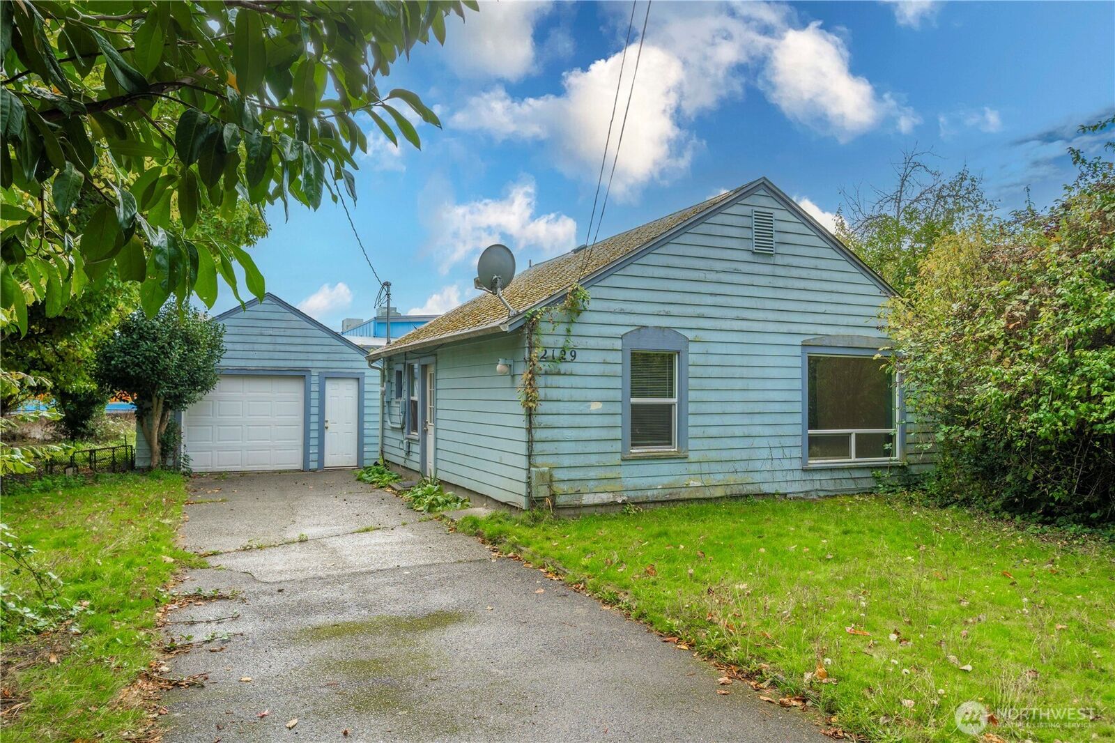 Property Photo:  2129  Jackson Avenue NW  WA 98502 