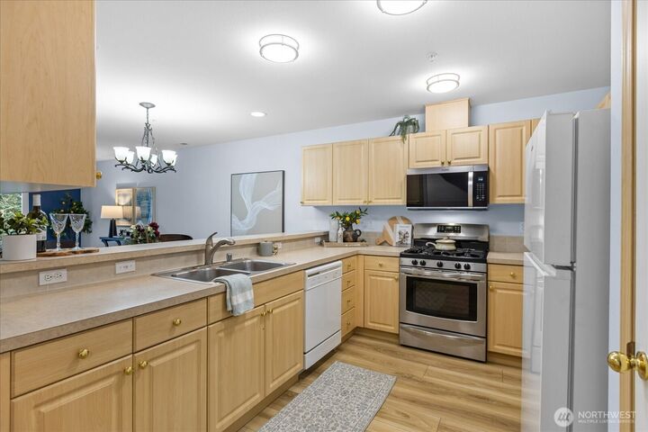 Property Photo:  15414  35th Avenue W 54  WA 98087