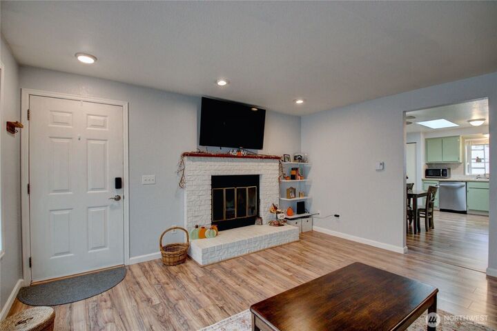 Property Photo:  685 NW Atalanta Way #1  WA 98277
