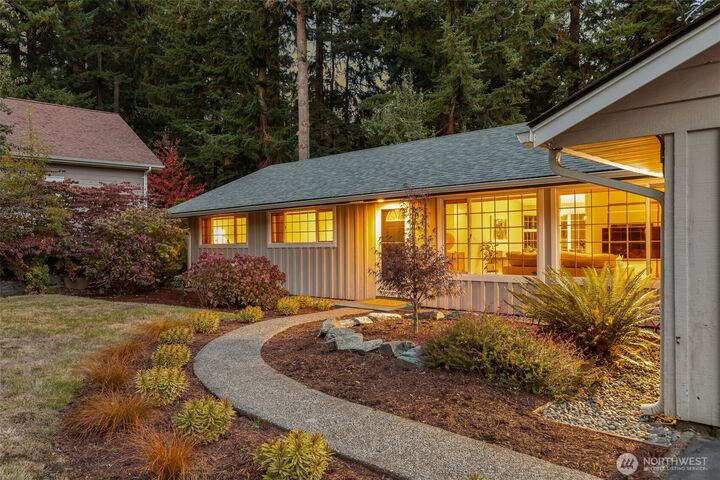 Property Photo:  20612  Marine View Drive SW  WA 98166 