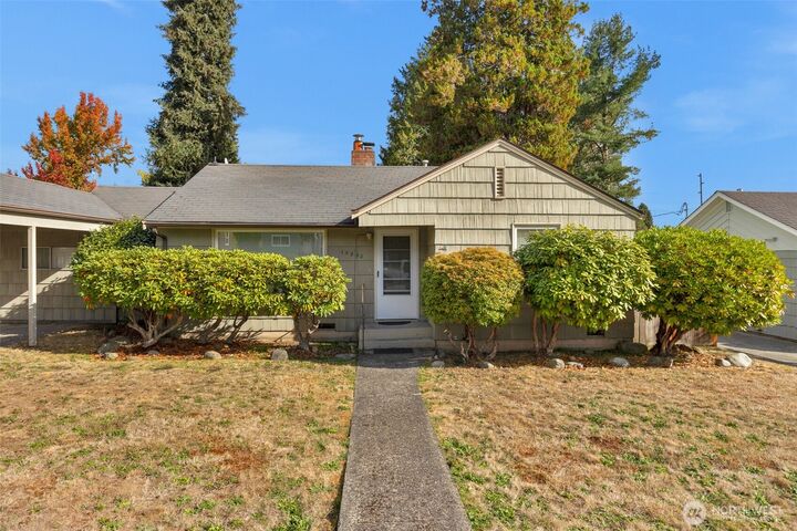 Property Photo:  15802  6th Avenue NE  WA 98115 