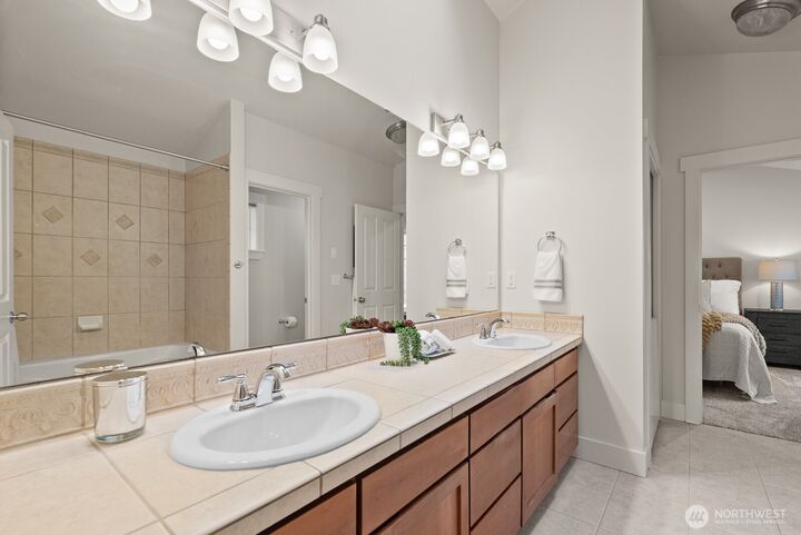 Property Photo:  121  21st Avenue E C  WA 98112 