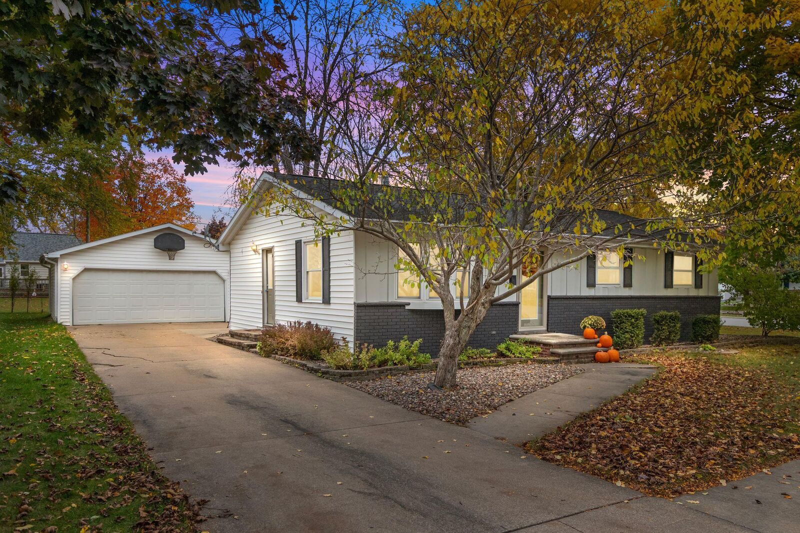 Property Photo:  1207 Hietpas Street  WI 54140-2305 