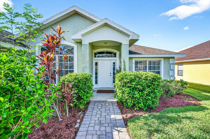 520 N Valencia Circle SW  Vero Beach FL 32968 photo