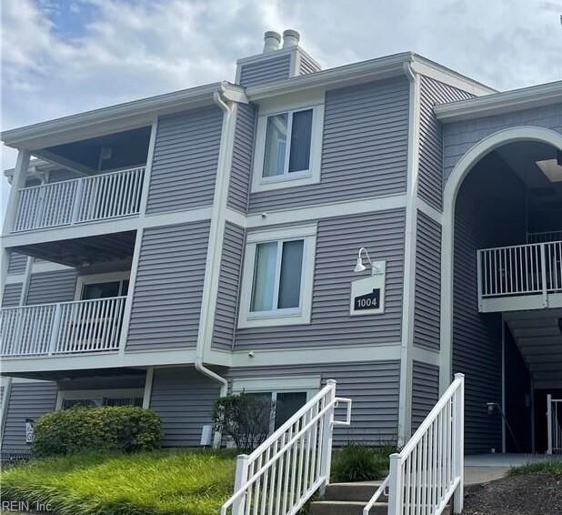 Property Photo: 1004 Autumn Woods Ln 101 VA 23454