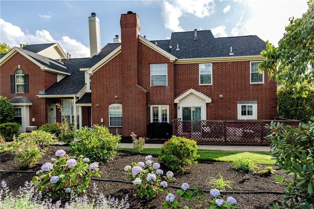 Property Photo:  626 Smithfield Road 1105  RI 02904