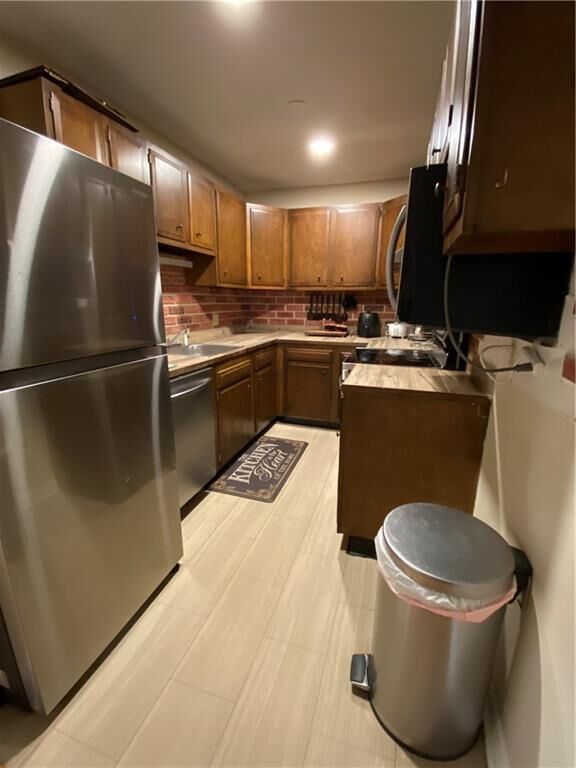 Property Photo:  5 Apple Valley Parkway  RI 02828 