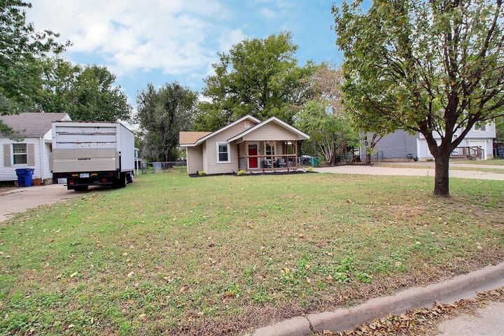 Property Photo:  413 N Anna  KS 67212