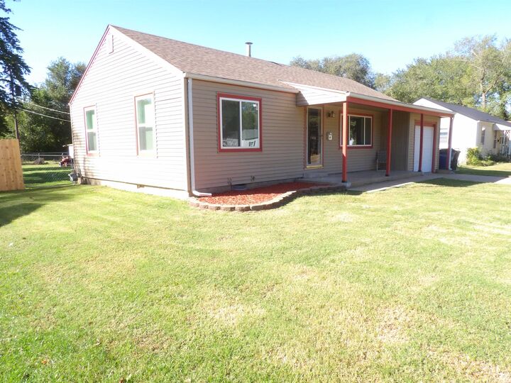 Property Photo:  1715 N Moyle St  KS 67010