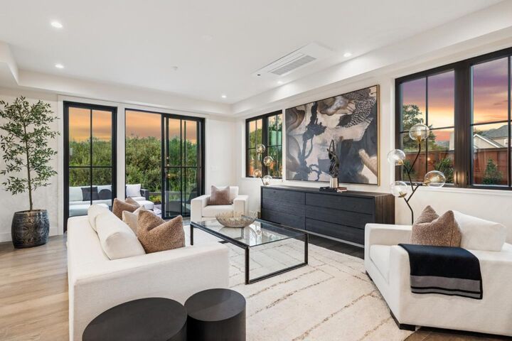 Property Photo:  587 Creekside Court  CA 94019