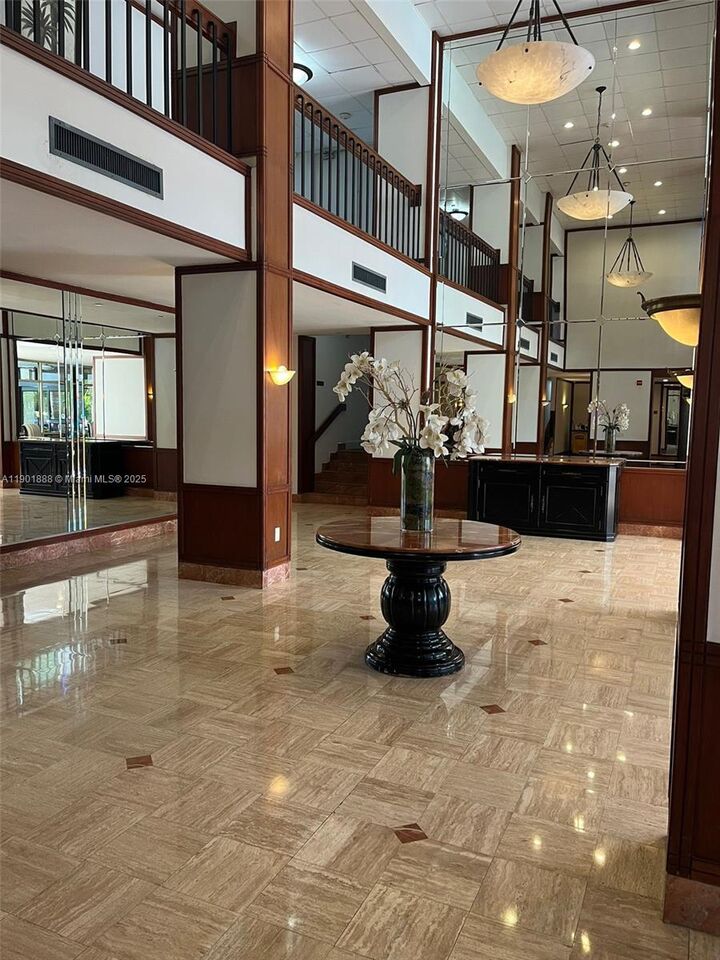 Property Photo:  2851 NE 183rd St 405E  FL 33160