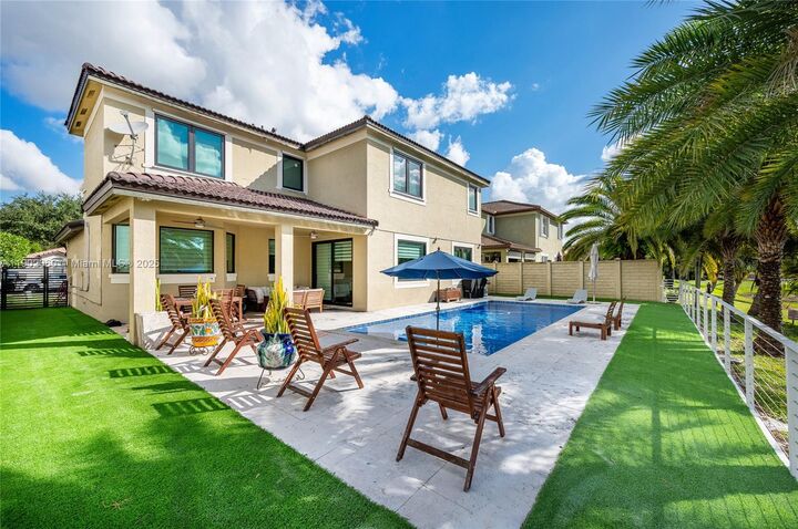Property Photo:  14862 SW 22nd Ter  FL 33185