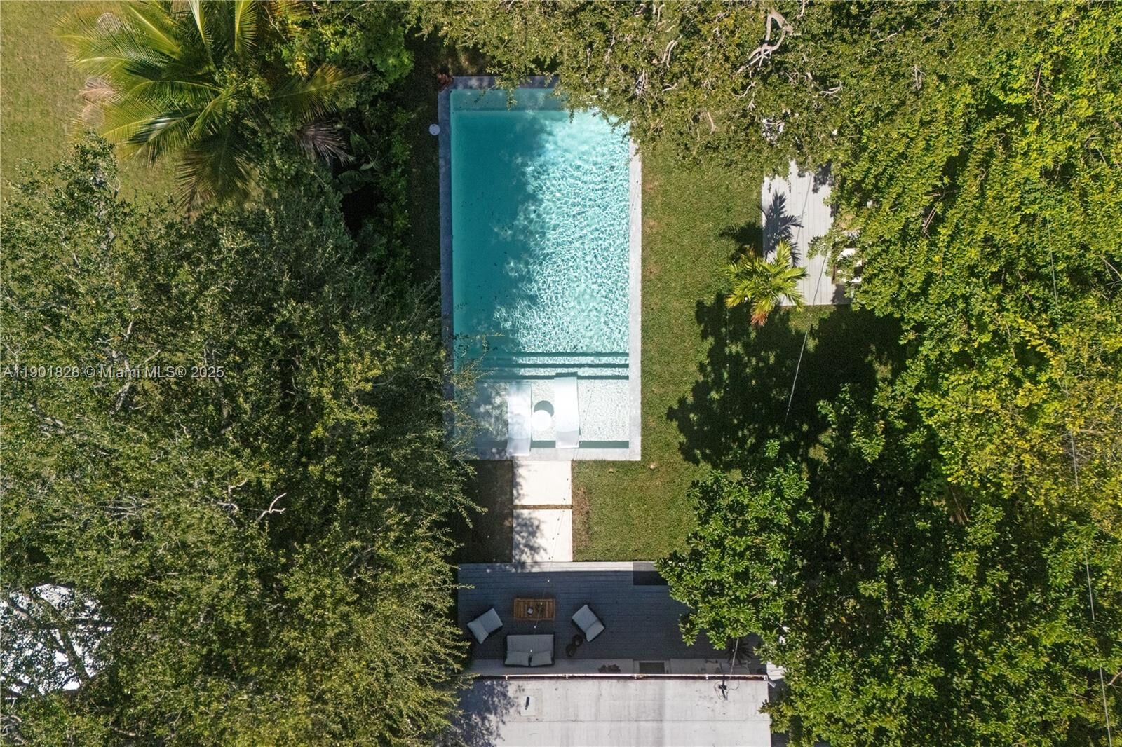 Property Photo: 11 NW 45th St FL 33127