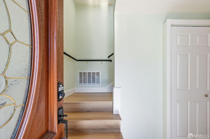 Property Photo:  276 Seneca Avenue  CA 94112