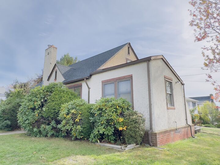 Property Photo: 281 Ocean Avenue CT 06516