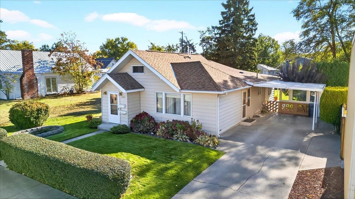 Property Photo:  2008 E Boone Ave  WA 99202 