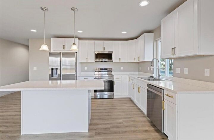 Property Photo:  522 S Stanley St  WA 99022 