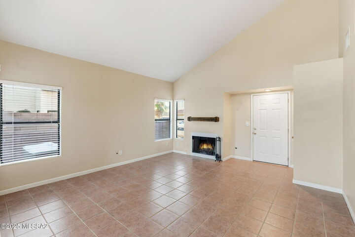 Property Photo: 681 W Mountain Ridge Drive AZ 85737