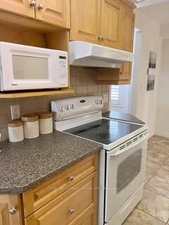 Property Photo:  14 Greenfield Crescent  ON L1N 7G3